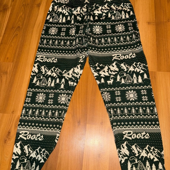 Roots Green and White Patterned Shorts - Picture 2 of 3